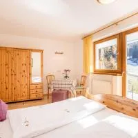 Lettnerhof bnb Family Suite 2, hotel Monguelfóban