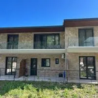 Sokol stone house, hotel di Vlikhon