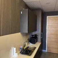 Cozy&Modern Studio WaveCity Stylish Comfortable, hotel Gáziábádban