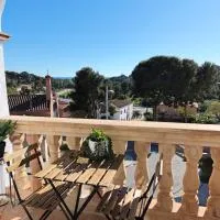 Easy and free parking right in front of the building La Pubilla Apartment, hotell i Tarragona