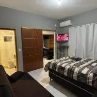 Private Studio with BBQ Grill, TV, AC, and Wi-Fi, ξενοδοχείο σε Araquari