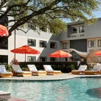Hotel Dax, hotel i Addison