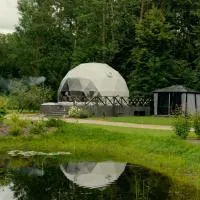 Līgo glamping, hotelli kohteessa Stacija Meitene