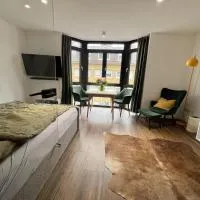 Studio 7 City Lage mit Garage nähe Köln Bonn、ジークブルクのホテル