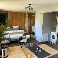 Le Balcon des Vallées - Cure, Vue et tranquillité, hotel a Ussat