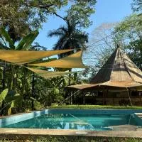 KRITAJNA SAFARi LODGE, hotel a Dominical