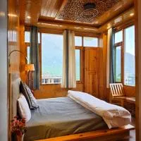 Hi Strangers Stay Manali, מלון בHaripūr