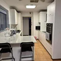 Quite room Near airport and shopping mall, hotell i Perth