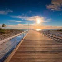 Modern Semaphore Vibe - Close to the Coast, hotel a Semaphore