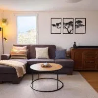 Cozy Studio with a Home Cinema, Bathtub and Free Parking, hotel in Eriswil