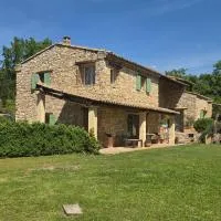 Suite de l'olivier au sein du Mas au Coeur de la Provence&SPA, viešbutis mieste Sen Kana