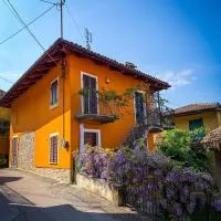 Maison Orange - Dimora nelle Langhe, hotel v destinácii Neive