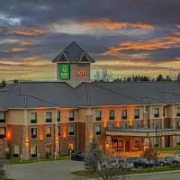 Quality Inn & Suites, hotel u gradu Val-dʼOr