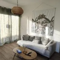 Maison cosy et élégante -Tram A et E à 300 m, - Bordeaux 15 min, hotel v destinácii Cenon