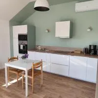 Calme & Océan - Gîte à 200m de la mer, hotel u gradu Plomodiern