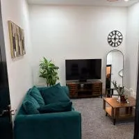 3 bed house in Telford close to PRH hospital, MOD, Wellington Station, Telford College Stadium with free parking, Netflix ideal for CONTRACTORS AND FAMILIES โรงแรมในเวลลิงตัน