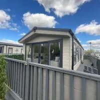 JLUX Lodges, hotel sa Crowle