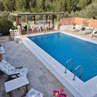 beautiful guest room with swimming pool, hotel em Gormach