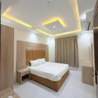 شقق الايام المضيئة المخدومة, hotel a Al Mikhlaf