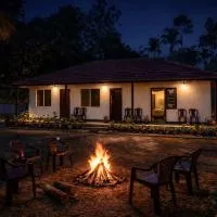 BlueMoon Homestay - Home Food, Estate, Near to Falls and View Points, hotell i Sakleshpur