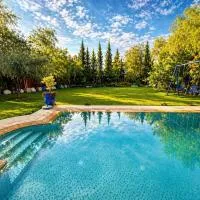 Villa Eden Atlas Ourika, hotel in Sbiti
