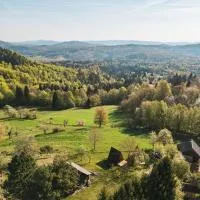 GLAMPING BRUNDO - Tents and Cottage with SAUNA & JACUZZI, hotel in Kostel