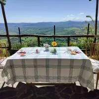 House with stunning views, hotelli kohteessa Chiusdino