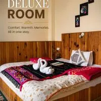 MOZO Inn&Cafe Jibhi, hotell i Banjār
