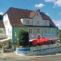 Hotel Krone، فندق في غوسوينستين