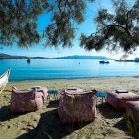 Unique Milos Suites, hotel a Pollonia