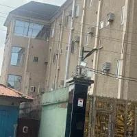 Gentle tower hotel and suites adekunle, hotel en Lagos