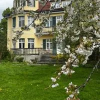 Gutshaus Herrmannsdorf, отель в городе Glonn