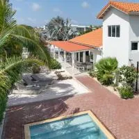 Tropical villa Curoyal near the beach, khách sạn ở Jan Thiel