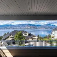 Lakeview Peaceful 2BR Stay in Beautiful Kelowna, hotel v destinaci Kelowna