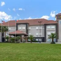 La Quinta by Wyndham Alvin, hotel u gradu 'Alvin'