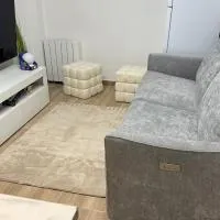 Appartement meublé 15 min centre paris: Bondy şehrinde bir otel