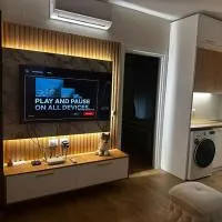 Big and New Apartment Tirana, hotel a Ljaknasi