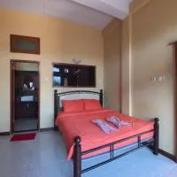 Feelhome Stay، فندق في Midang