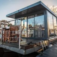 The Grey Pearl Houseboat، فندق في سفارتسلاوْس