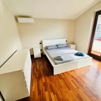 Mamisà 4 - appartamenti e camere private con bagno,斯奇歐的飯店