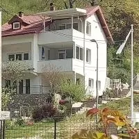 Boračko Lake View Apartment "doelend", hotel em Konjic
