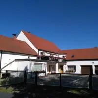 Knoblochs Ferienhof, готель у місті Weißenberg