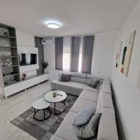 LUX Apartman Zivinice, отель в городе Živinice
