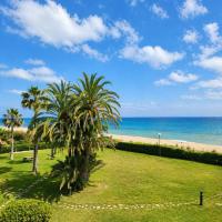 Relaxing Seafront Apartment Gav&agrave; 20 Min from BCN, отель в городе Гава