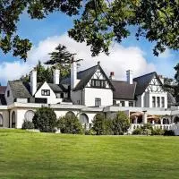 Hilton Cobham, хотел в Кобам