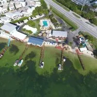 Edgewater Lodge, готель у місті Лейтон