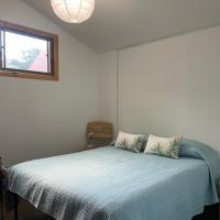 2 Caba&ntilde;a Reimiro - HOSTAL- Habitaci&oacute;n privada con ba&ntilde;o compartido, Hotel in Hanga Roa