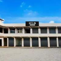 Super Hotel O Greater Noida West Link Road Formerly Advent, khách sạn ở Noida