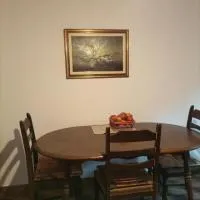 Apartma pri Ivanu Spodnja Kanomlja 49, хотел в Spodnja Idrija