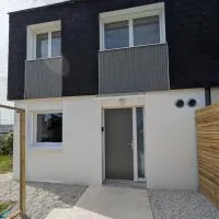 Maison tout confort confortable home, hotel i Noyal-sur-Vilaine